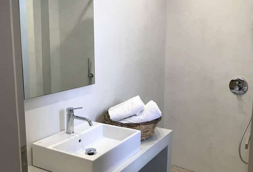 غرفة ديلوكس ثلاثية, Drimoni Boutique