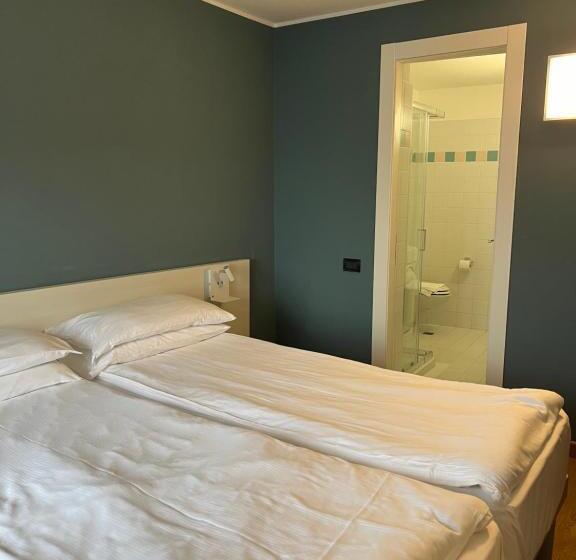 Номер Стандарт Вид на Озеро, Albergo All'ancora