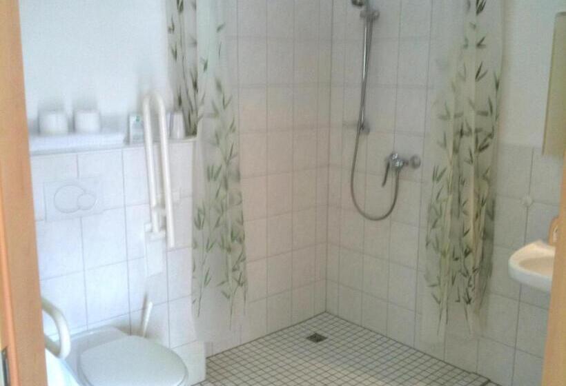 Семейный Номер, I Motel