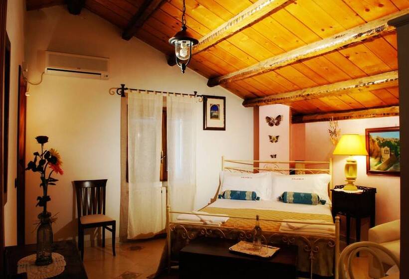 Номер Стандарт, La Casa Sulla Collina D'oro