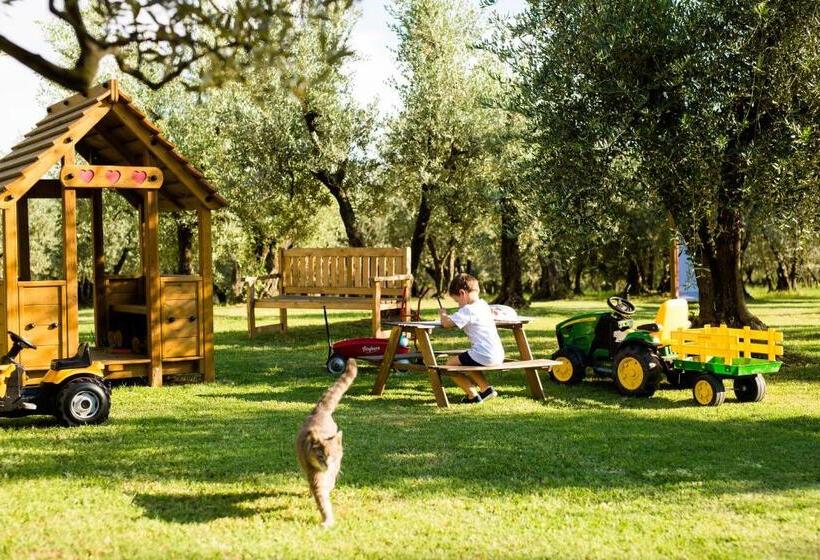 带2个卧室的高级公寓, Tenuta Torre Rossa Farm & Apartments
