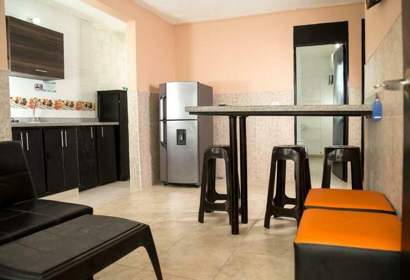 Апартаменты 3 Спальни, Caribbean Town Tolu