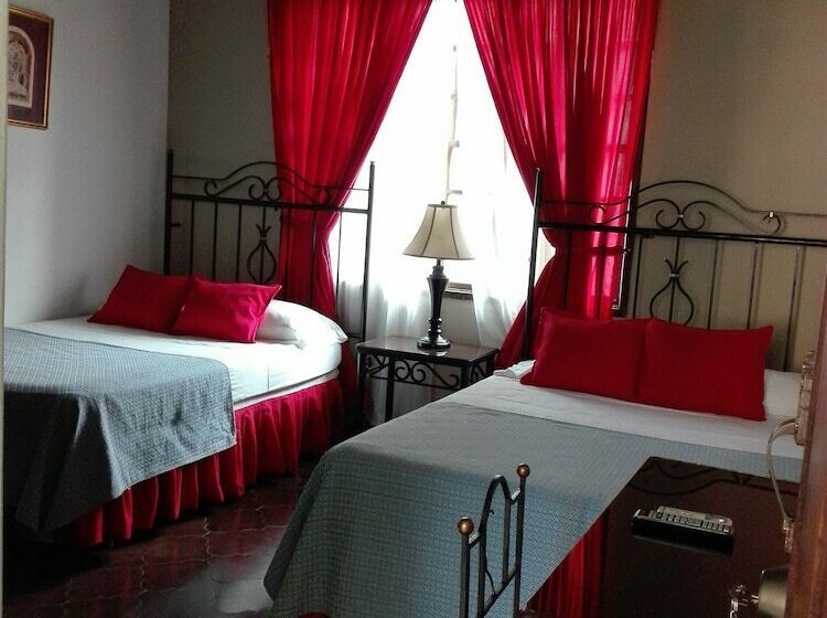 اتاق خانوادگی با چشم‌انداز باغ, Casa Colonial Bed And Breakfast