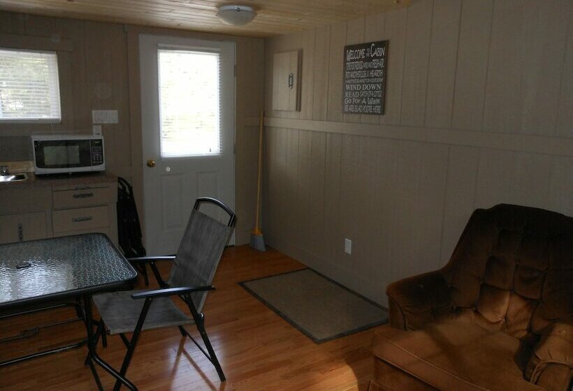 Хижина, Mountain Park Resort Cabin, Rv & Campground