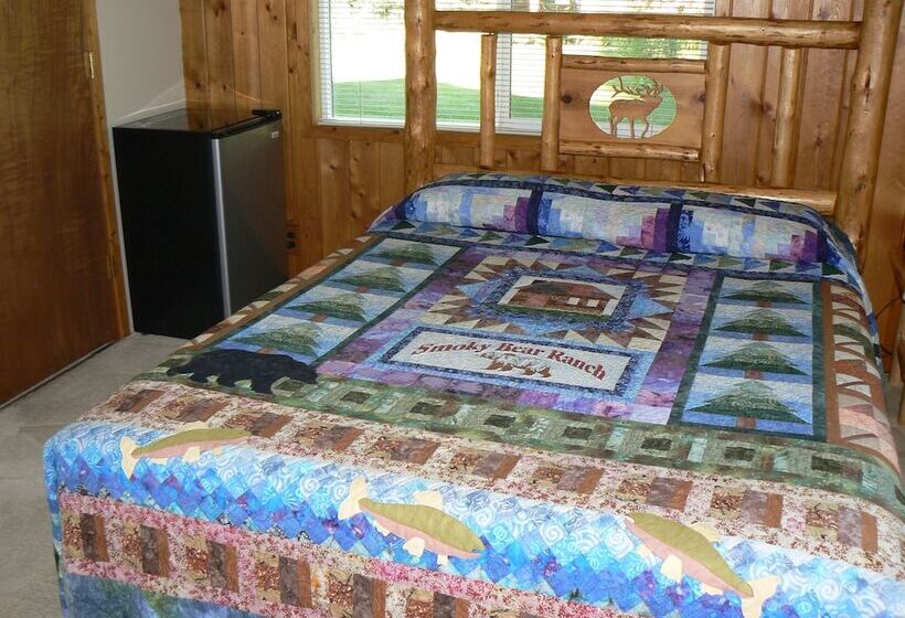 اتاق استاندارد با تخت دو نفره بزرگ, Smoky Bear Ranch Bed & Breakfast & Cabins