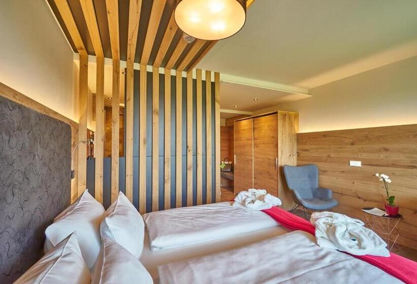Quarto Deluxe com Sacada, Wellnesshotel Zum Koch