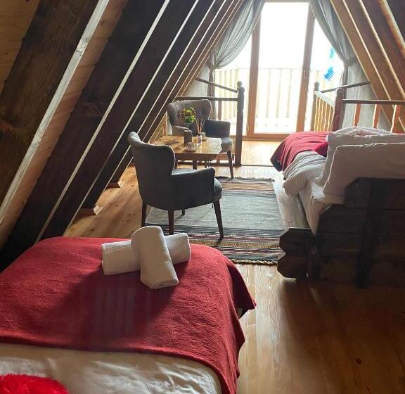 بانگلوی استاندارد, Orca Bungalows