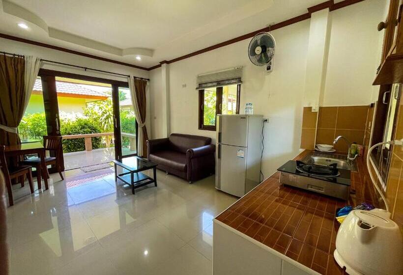 Семейный Номер, Mingmongkol Resort