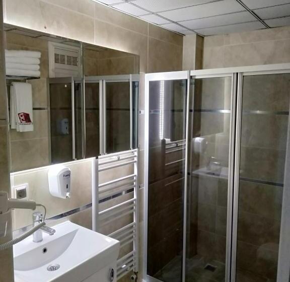 Номер Стандарт Трехместный, Kb Apart Otel