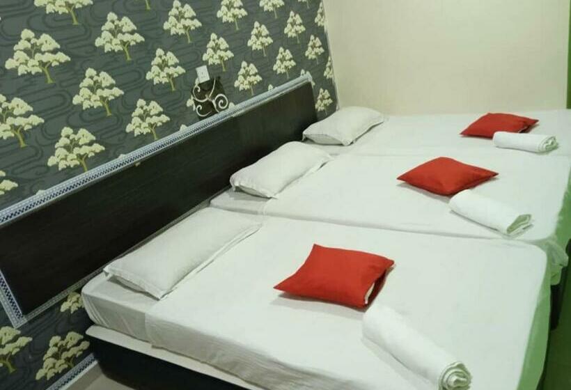 اتاق استاندارد سه نفره, Ezi Hotel Klang