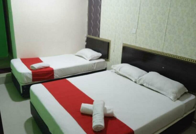 اتاق استاندارد سه نفره, Ezi Hotel Klang
