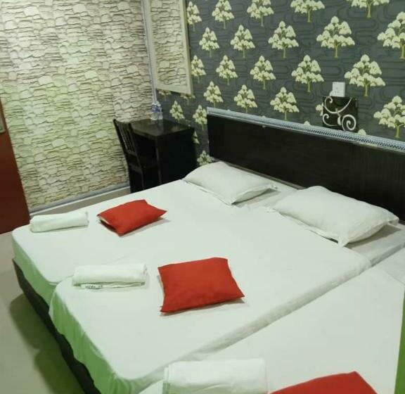 اتاق استاندارد سه نفره, Ezi Hotel Klang