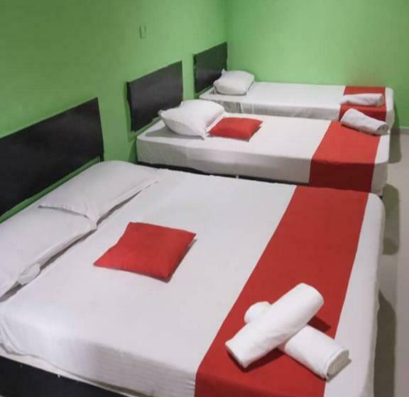 اتاق استاندارد چهار تخته, Ezi Hotel Klang