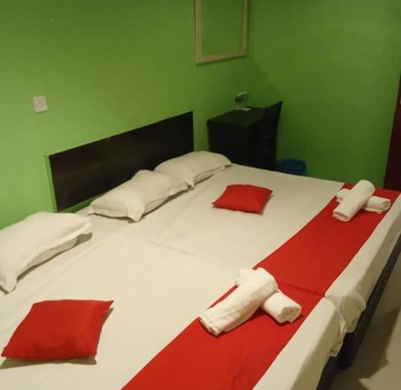اتاق استاندارد چهار تخته, Ezi Hotel Klang