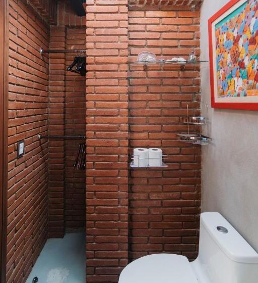 استودیوی استاندارد, Larimar Gallery Y Hotel Boutique