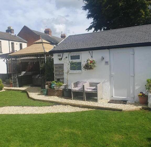 اتاق استاندارد, Sally S Bed And Breakfast