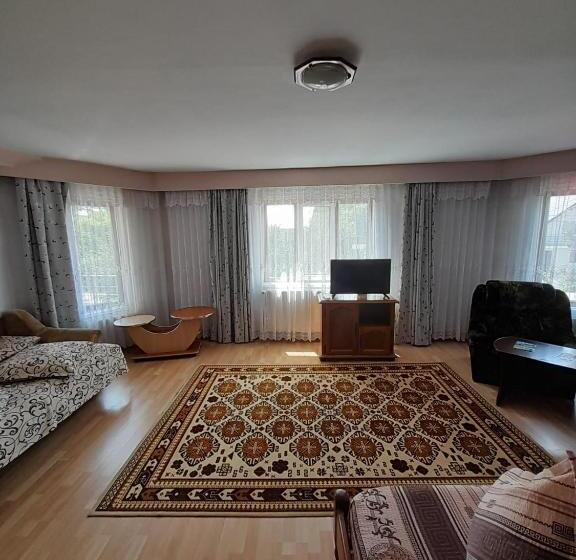 Habitación Triple Estándar, Casa Dany
