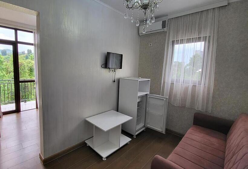 اتاق استاندارد سه نفره, Mite