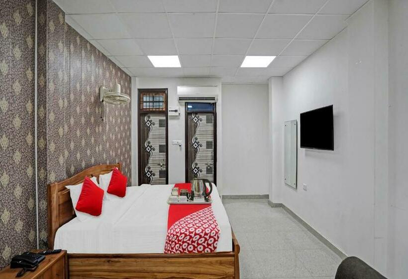 اتاق کلاسیک سه تخته, Flagship Visitor Guest House