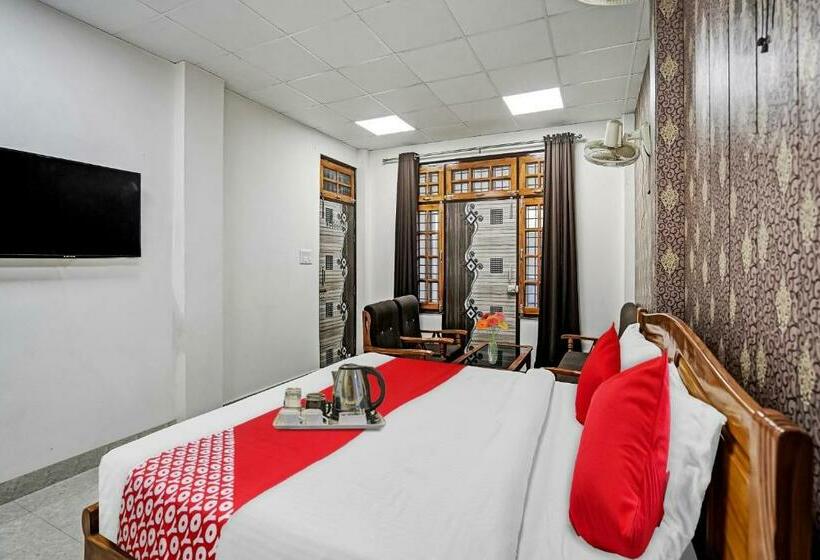 اتاق کلاسیک سه تخته, Flagship Visitor Guest House