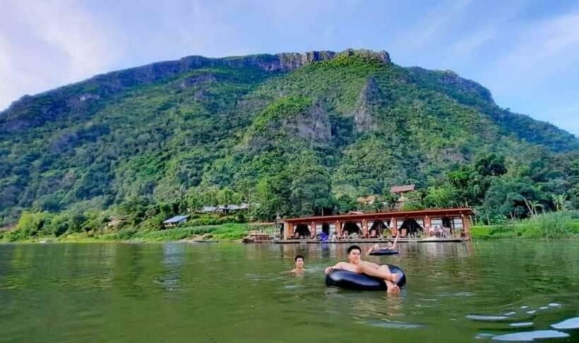 Номер Стандарт, Ou River House