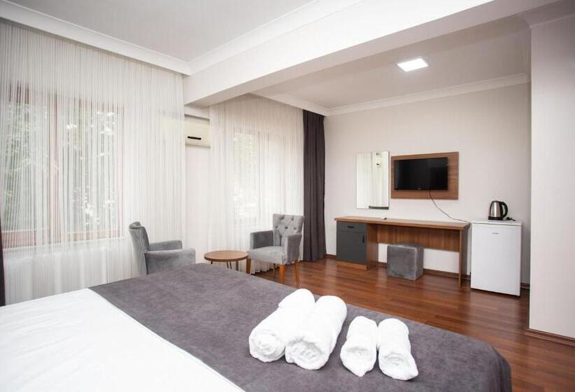 اتاق استاندارد سه نفره, Türkler Suite