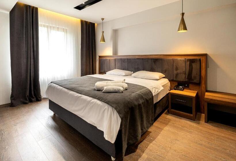 اتاق لوکس, Türkler Suite