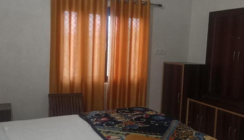 اتاق لوکس یک تخته, Sunrise Bed & Breakfast