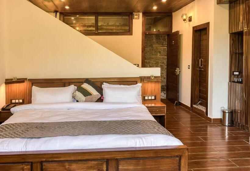 Люкс Deluxe Кровать Кинг, The Frostwood Resort