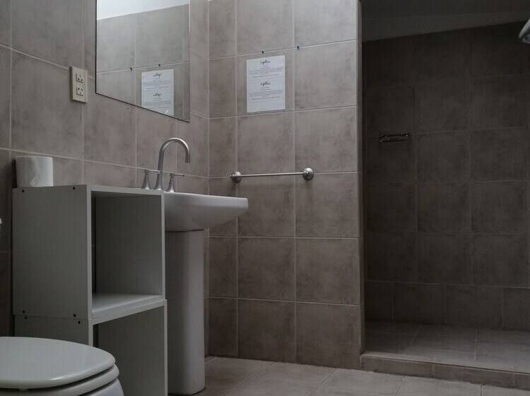 Quarto Quádruplo Estandar, Hosteria Kupanaka