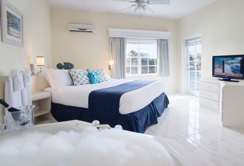سوئیت دلوکس 3 خوابه, Sandyport Beach Resort