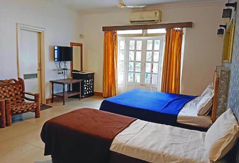 Трехместный Номер Deluxe, Staymaker 7th Heaven Holiday Resort