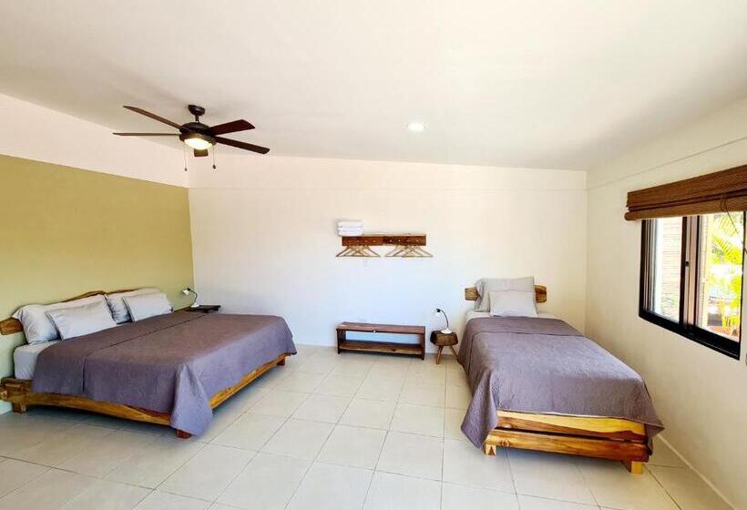 اتاق استاندارد سه نفره, La Casa Del Conde
