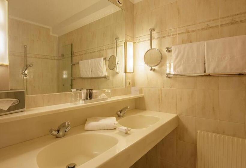 Полулюкс с Балконом, Plattenhof