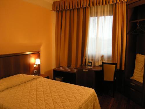 Standard Single Room Single Bed, Dado Hotel International