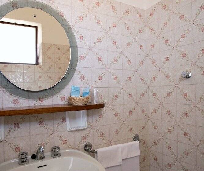 이코노미 룸, B&b Avana