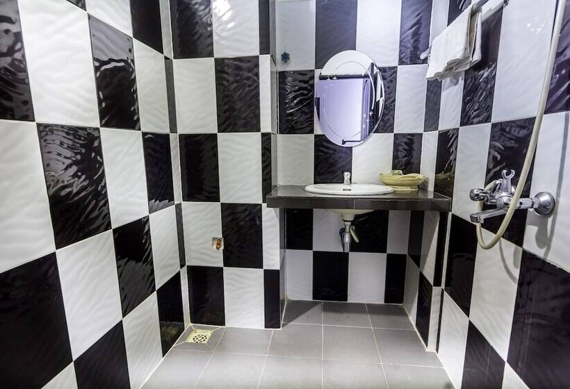 اتاق استاندارد سه نفره, Bou Savy Guesthouse