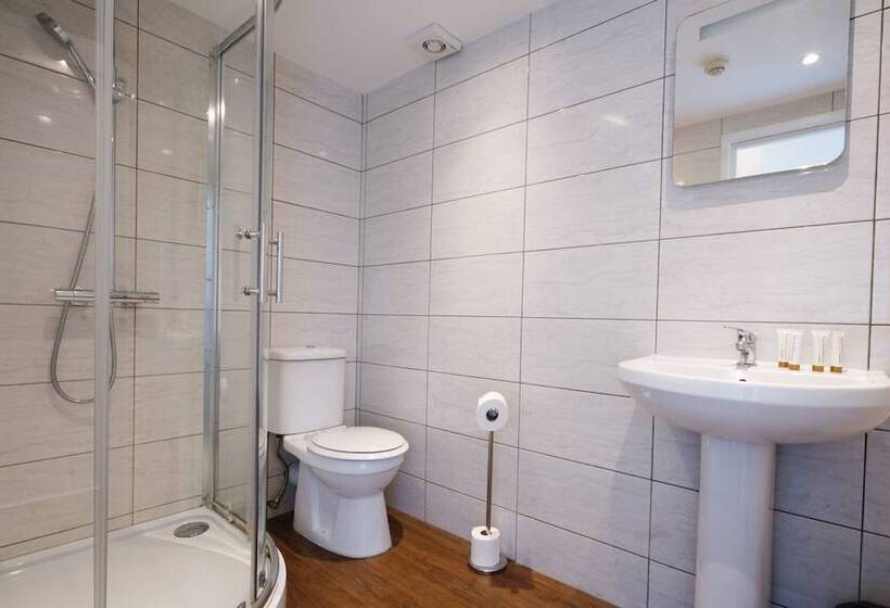 Quarto Triplo Estandar, Millstone Country Inn