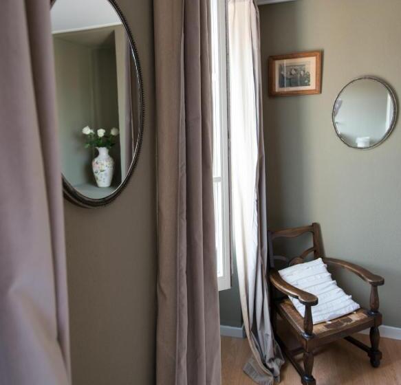 Номер Deluxe, The Originals Boutique, Hôtel De La Balance, Montbéliard