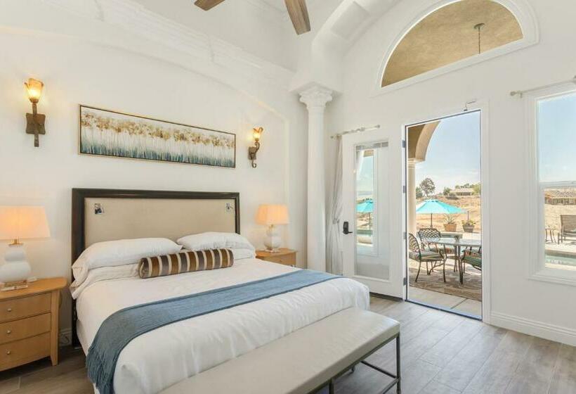 스위트 킹사이즈 침대, Gaia Inn & Spa  Adult Only  Temecula Wine Country