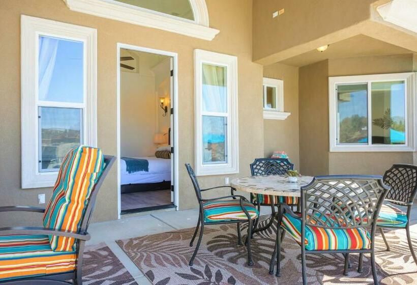 스위트 킹사이즈 침대, Gaia Inn & Spa  Adult Only  Temecula Wine Country