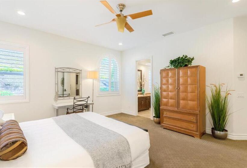 스위트 킹사이즈 침대, Gaia Inn & Spa  Adult Only  Temecula Wine Country