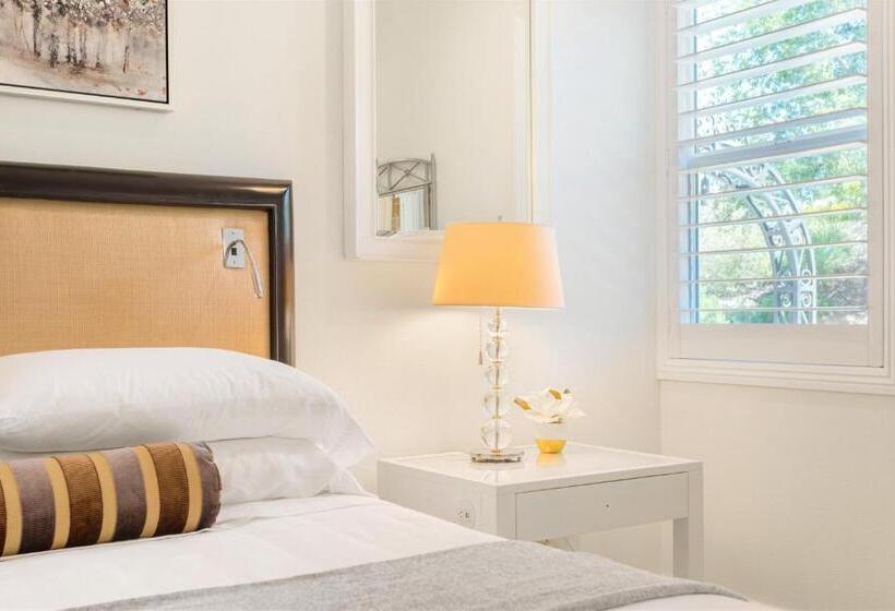 스위트 킹사이즈 침대, Gaia Inn & Spa  Adult Only  Temecula Wine Country
