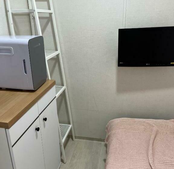 غرفة قياسية فردية, The Stay Cube House   Female Only