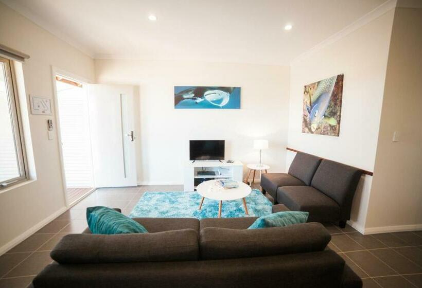 Апартаменты 2 Спальни, Exmouth Escape Resort