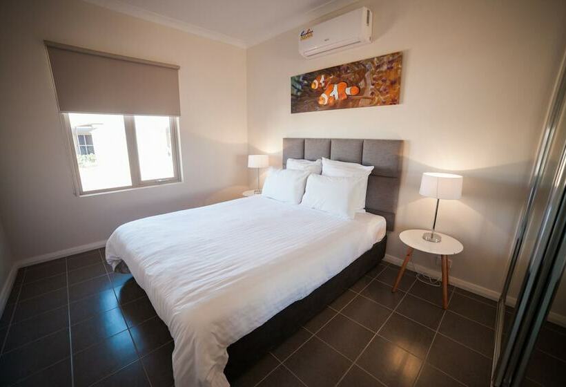 Апартаменты 2 Спальни, Exmouth Escape Resort