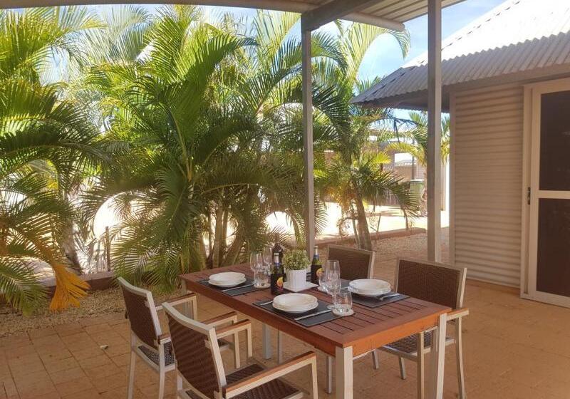 Вилла Deluxe 3 Спальни, Exmouth Escape Resort