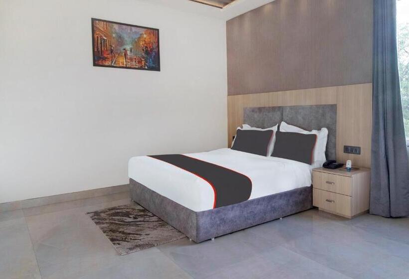 Трехместный Номер Классика, Super Collection O Bareilly Near Satellite Bus Stand Formerly Amber Heights