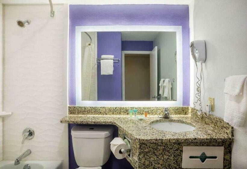 Номер Deluxe, Riverfront