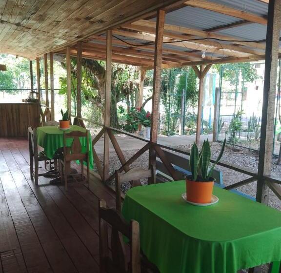 اتاق استاندارد سه نفره, Cahuita